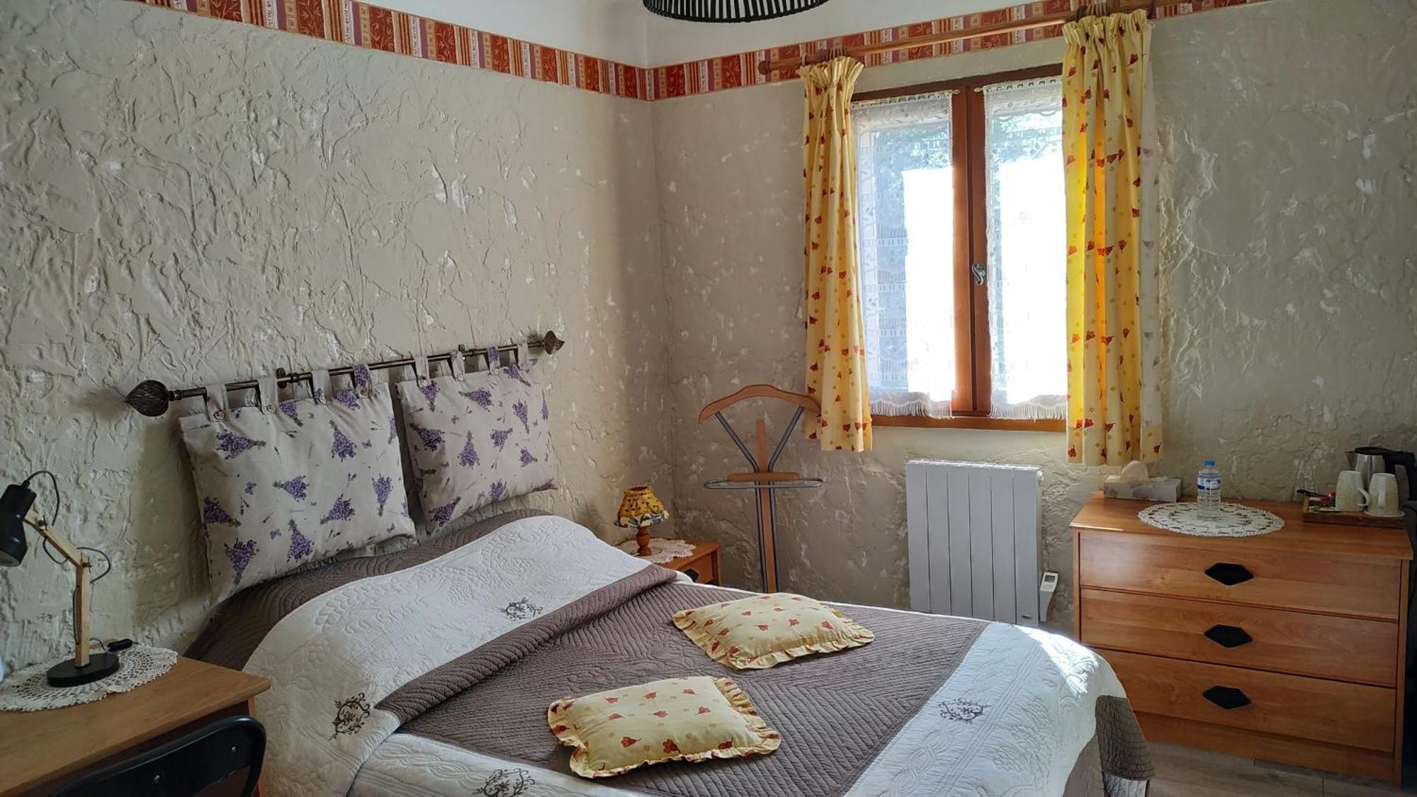 La Pinede De Manon Bed and Breakfast Barjols Eksteriør billede